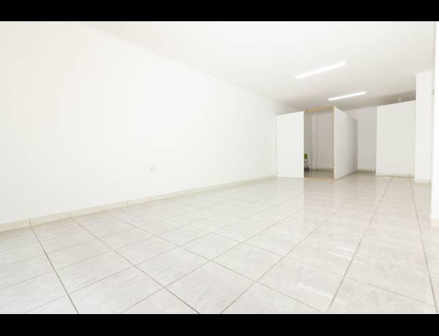 55M² BUSINESS CENTRE TO LET IN WESTCLIFF